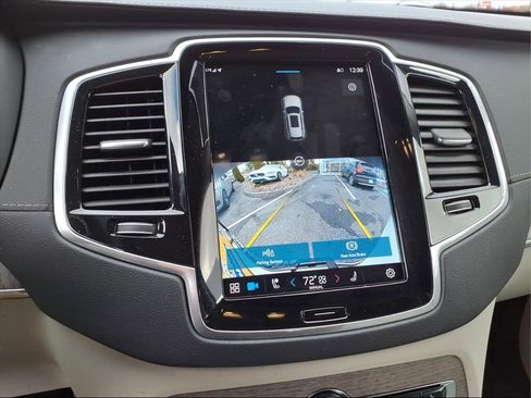 Used 2023 Volvo XC90 B6 Ultimate w/ Lounge Package image 19