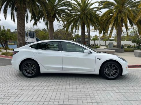 Used 2020 Tesla Model 3 Standard Range Plus RWD image 9
