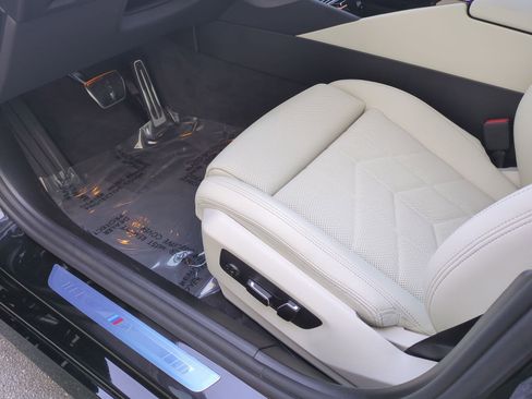 Used 2027 BMW 530i w/ M Sport Package RWD image 17