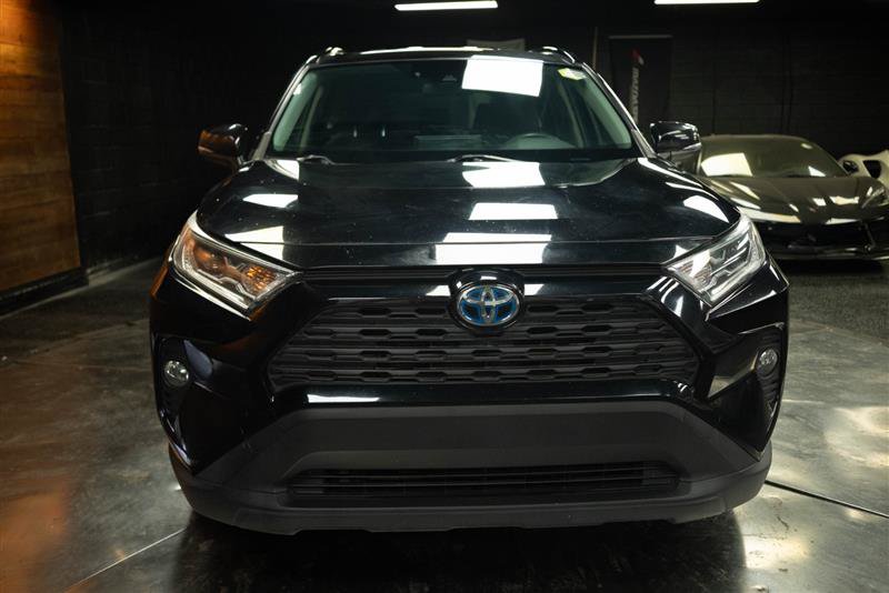 Used 2020 Toyota RAV4 XLE AWD/4WD image 3