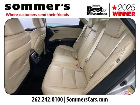 Used 2018 Toyota Avalon Limited image 25