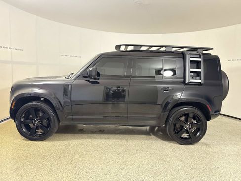 Used 2024 Land Rover Defender 110 X-Dynamic SE AWD/4WD image 2