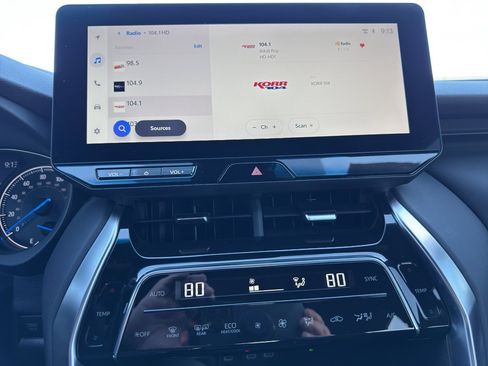 Used 2024 Toyota Venza Nightshade image 18