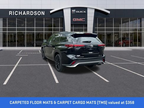 Used 2023 Toyota Highlander XSE AWD/4WD image 4