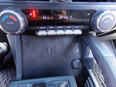 Used 2024 Toyota Tacoma TRD Sport AWD/4WD image 41