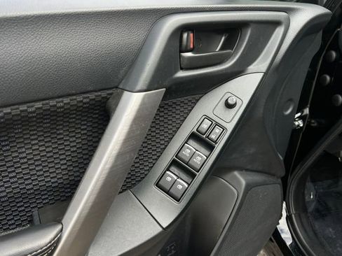 Used 2017 Subaru Forester 2.5i Premium image 14