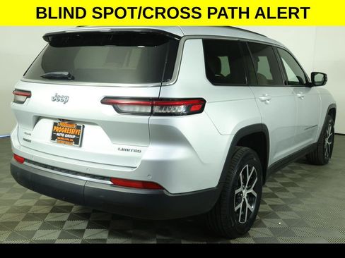 Used 2023 Jeep Grand Cherokee L Limited w/ Trailer Tow Group (B) AWD/4WD image 11