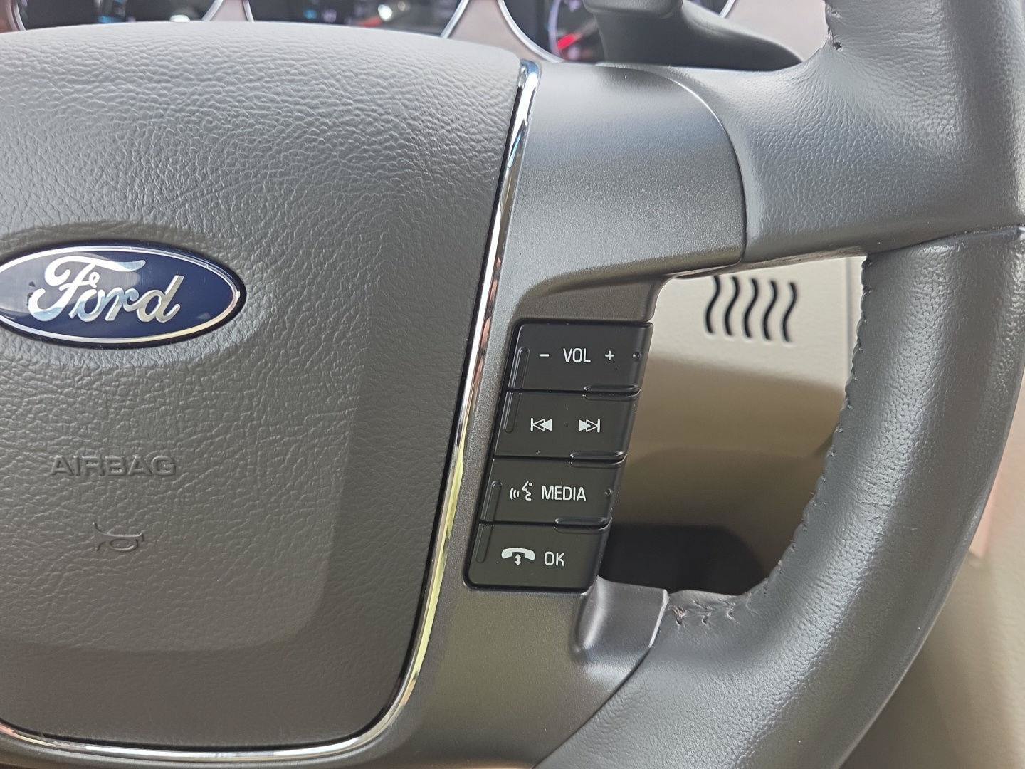Used 2012 Ford Taurus Limited AWD/4WD image 20