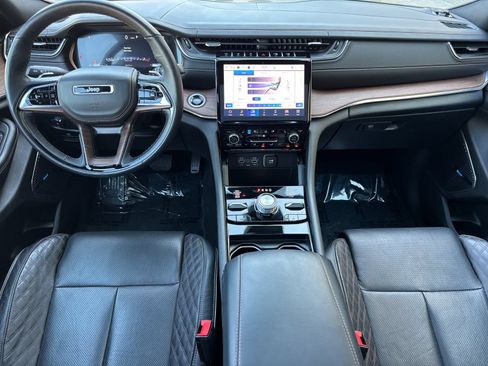 Used 2025 Jeep Grand Cherokee L Summit w/ Obsidian Package AWD/4WD image 15