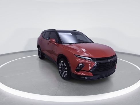 Used 2024 Chevrolet Blazer RS w/ Driver Confidence II Package FWD image 2