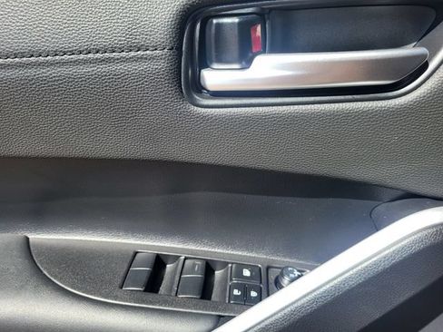 Used 2025 Toyota Corolla Cross AWD Hybrid w/ Convenience Package image 12