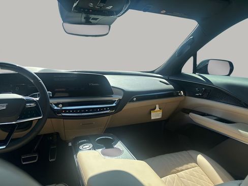 New 2026 Cadillac Lyriq Signature Luxury w/ Nappa Leather Package AWD/4WD image 22