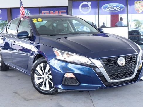 Used 2020 Nissan Altima 2.5 S FWD image 2