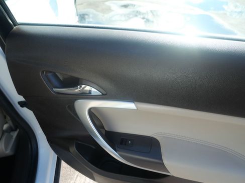 Used 2015 Buick Regal Premium image 29