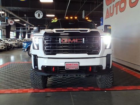 Used 2025 GMC Sierra 2500 AT4 w/ AT4 Premium Plus Package image 2