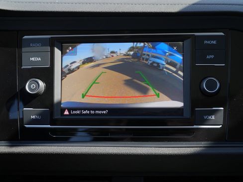 Used 2023 Volkswagen Jetta SE image 27