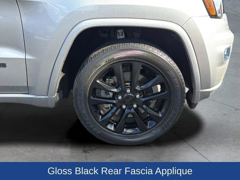 Used 2021 Jeep Grand Cherokee Laredo X AWD/4WD image 30