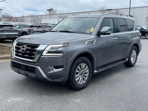Used 2023 Nissan Armada SV image 3
