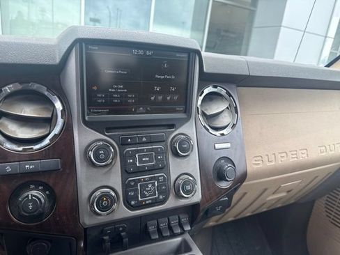 Used 2015 Ford F250 Lariat w/ Lariat Interior Package AWD/4WD image 13