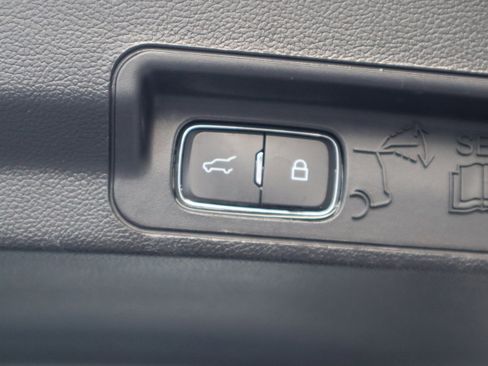 Used 2020 Ford Explorer Limited w/ Class III Trailer Tow Package image 39