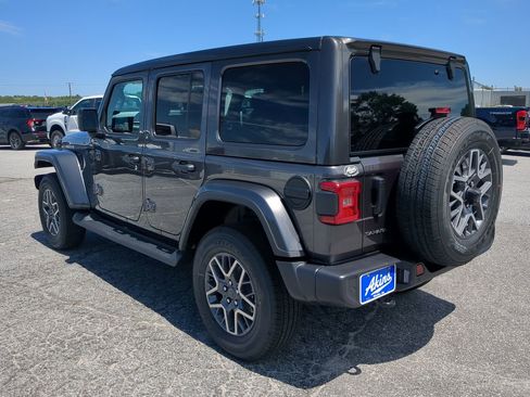 New 2025 Jeep Wrangler Sahara image 5