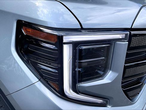 Used 2024 GMC Sierra 1500 Elevation AWD/4WD image 25