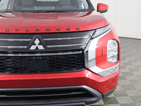 New 2026 Mitsubishi Outlander ES image 15