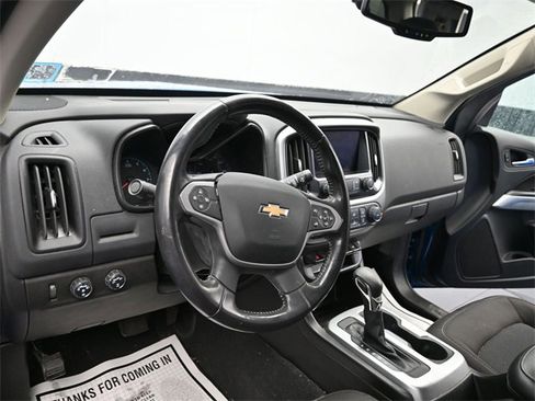 Used 2022 Chevrolet Colorado LT w/ LT Convenience Package image 12
