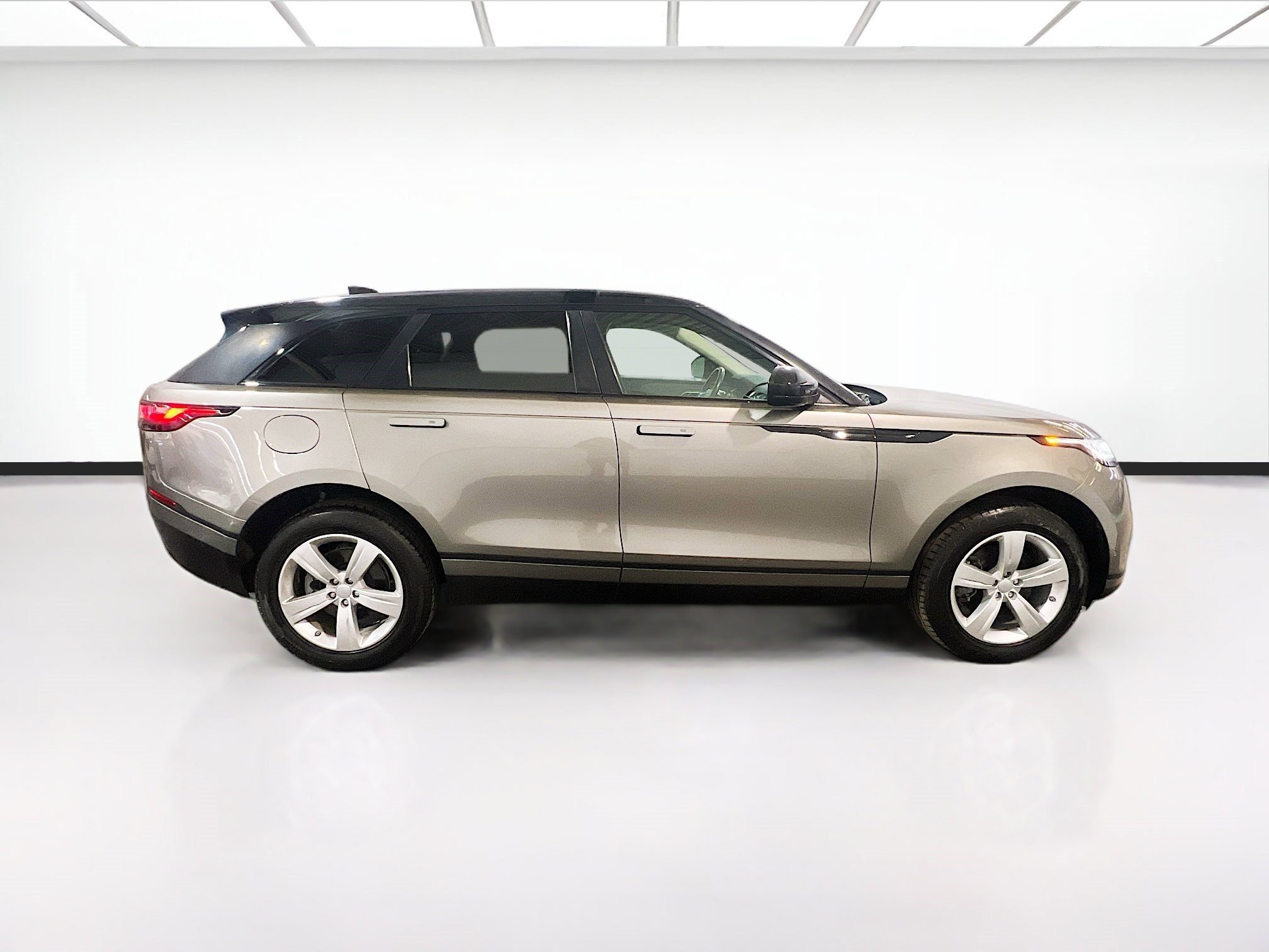 Used 2020 Land Rover Range Rover Velar S AWD/4WD image 26