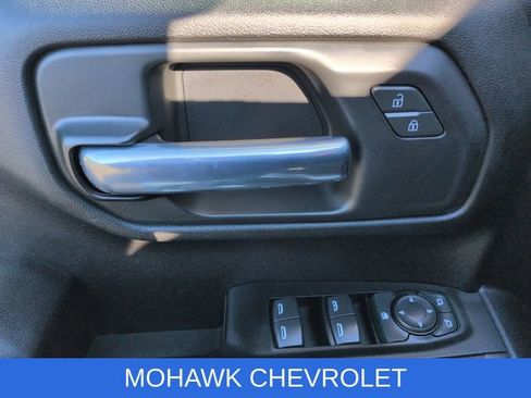 Used 2020 Chevrolet Silverado 1500 Custom w/ Custom Value Package AWD/4WD image 23