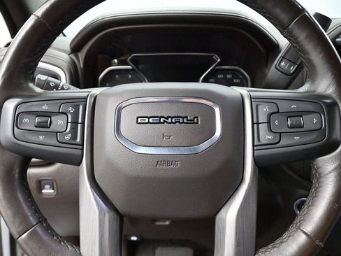 Used 2021 GMC Sierra 2500 Denali w/ Denali Ultimate Package AWD/4WD image 17