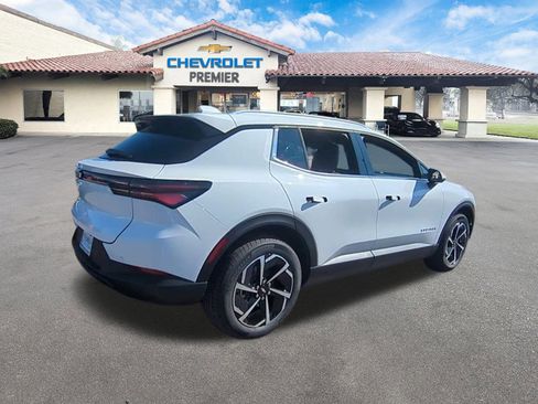 New 2026 Chevrolet Equinox EV LT image 8