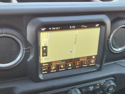 Used 2021 Jeep Wrangler Unlimited Sahara AWD/4WD image 27