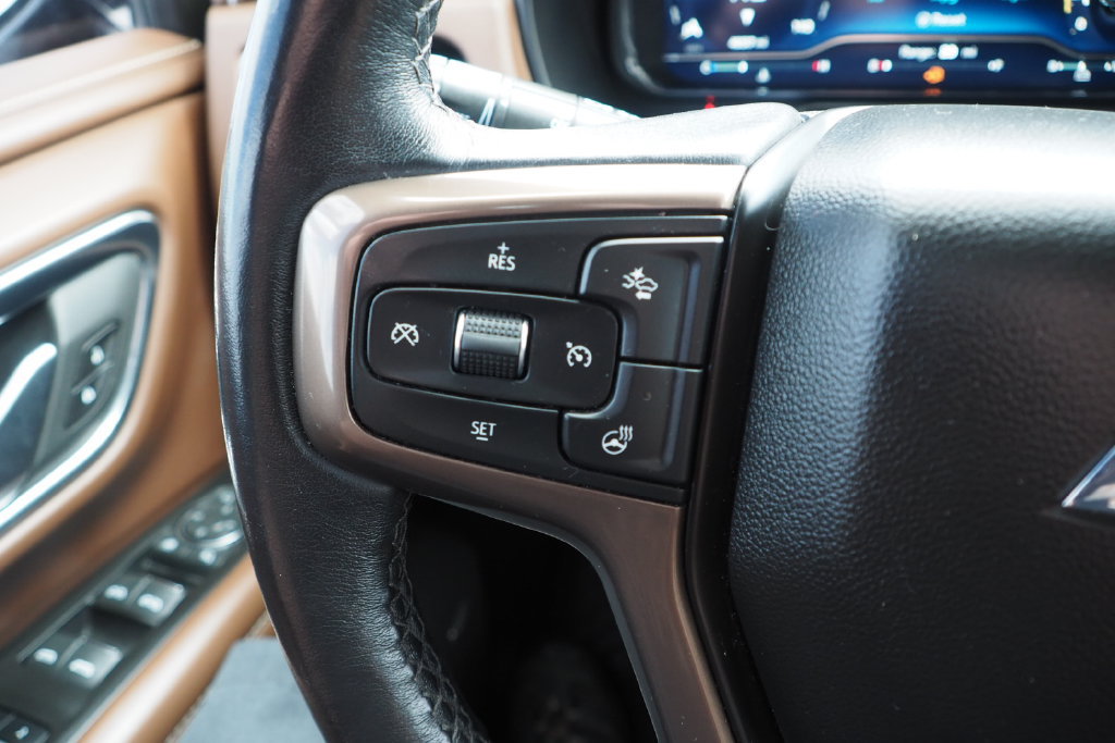 Used 2022 Chevrolet Suburban High Country w/ Premium Package 2 AWD/4WD image 30