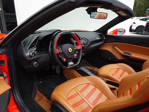 Used 2019 Ferrari 488 Spider RWD image 15