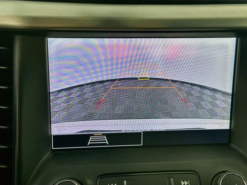 Used 2021 GMC Acadia SLE w/ Driver Convenience Package FWD image 23