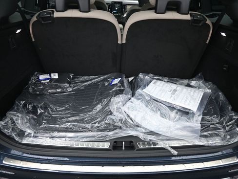 New 2026 Volvo XC90 B6 Plus w/ Protection Package Premier image 31