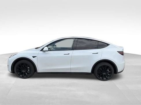 Used 2022 Tesla Model Y Long Range AWD/4WD image 5