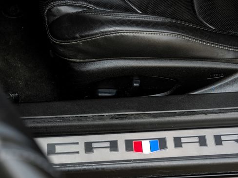 Used 2019 Chevrolet Camaro SS RWD image 37