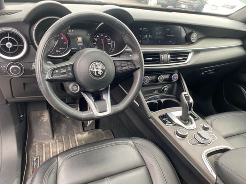 Used 2022 Alfa Romeo Stelvio Ti AWD/4WD image 10