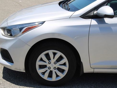 Used 2022 Hyundai Accent SE FWD image 7