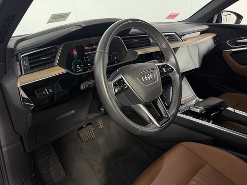 Used 2024 Audi Q8 e-tron Premium Plus w/ Premium Plus Package AWD/4WD image 23