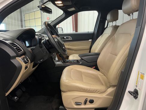 Used 2016 Ford Explorer Limited image 17