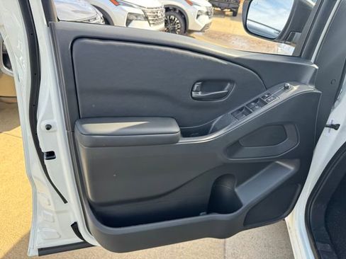 New 2026 Nissan Frontier SV image 4