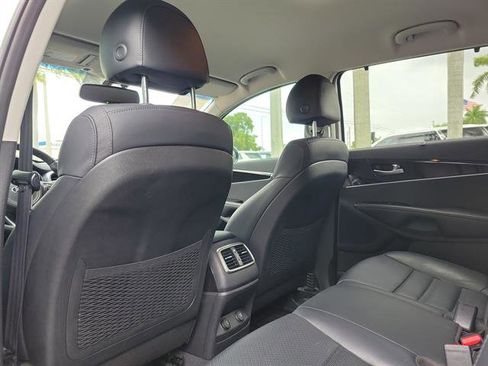 Used 2018 Kia Sorento EX image 37