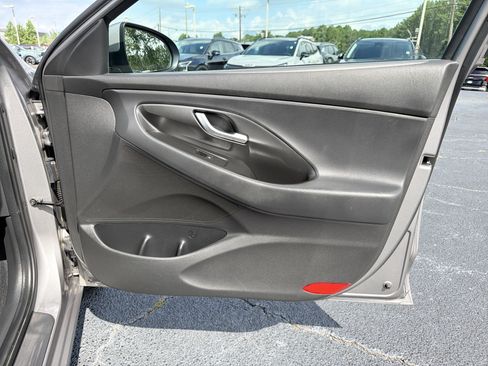 Used 2020 Hyundai Elantra GT w/ Style Package 02 FWD image 13