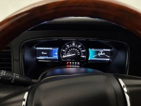 Used 2015 Lincoln Navigator 4WD image 15