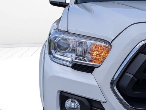 Used 2022 Toyota Tacoma SR5 RWD image 9