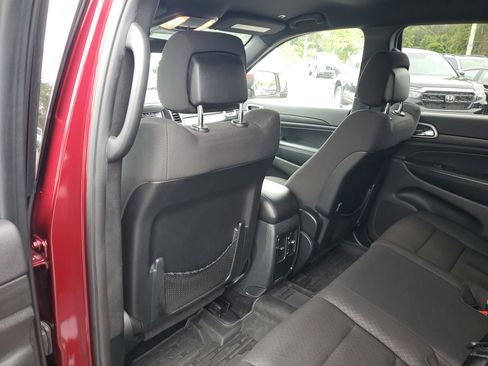 Used 2018 Jeep Grand Cherokee Laredo image 22