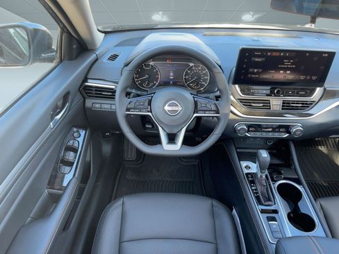 New 2025 Nissan Altima 2.5 SR w/ SR Premium Package image 27